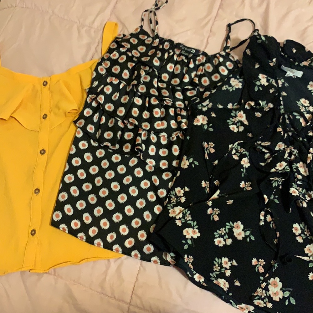 BUNDLE‎ - 3 tops!!